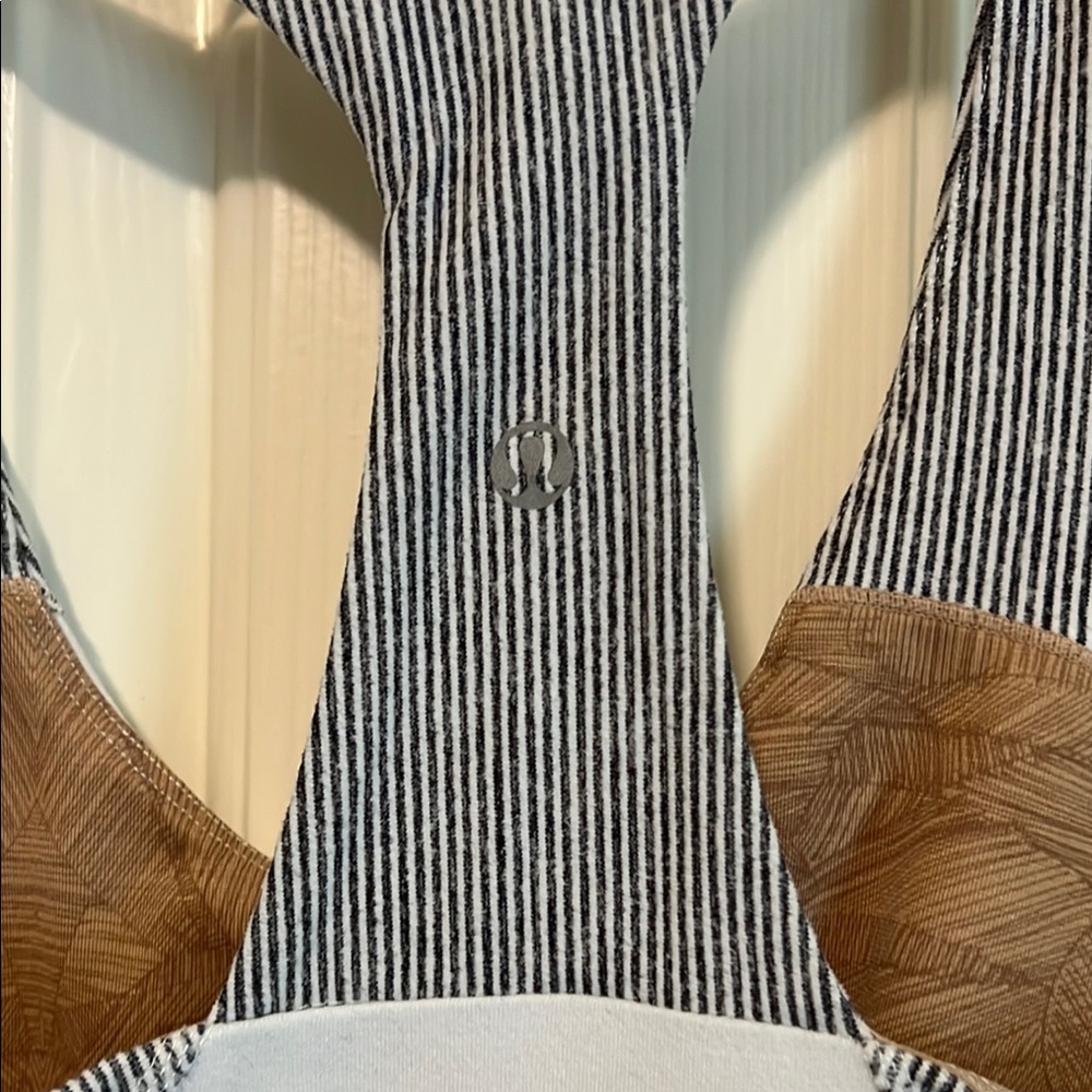 Lululemon Athletica White and Gray Sleeveless Tank Top - Picture 2 of 5